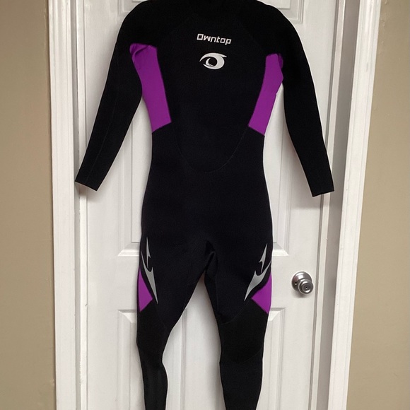 New never worn
Owntop Wetsuit - Picture 5 of 13